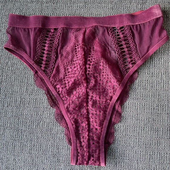 2/$10 Victoria's Secret Very Sexy Hight Waisted Cheeky Panties Size M Burgundy - Picture 1 of 3
